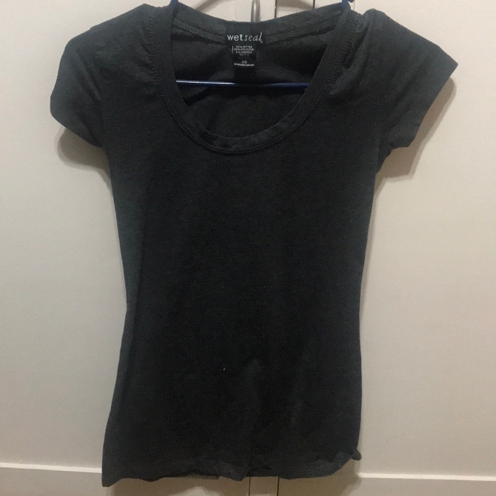 Basic grey shirt